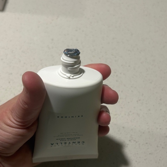 Centella Hyalu-Cica Moisture Cream - White - Picture 5 of 5